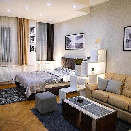 Cubic Central Lux Nisz Zewnętrze zdjęcie
